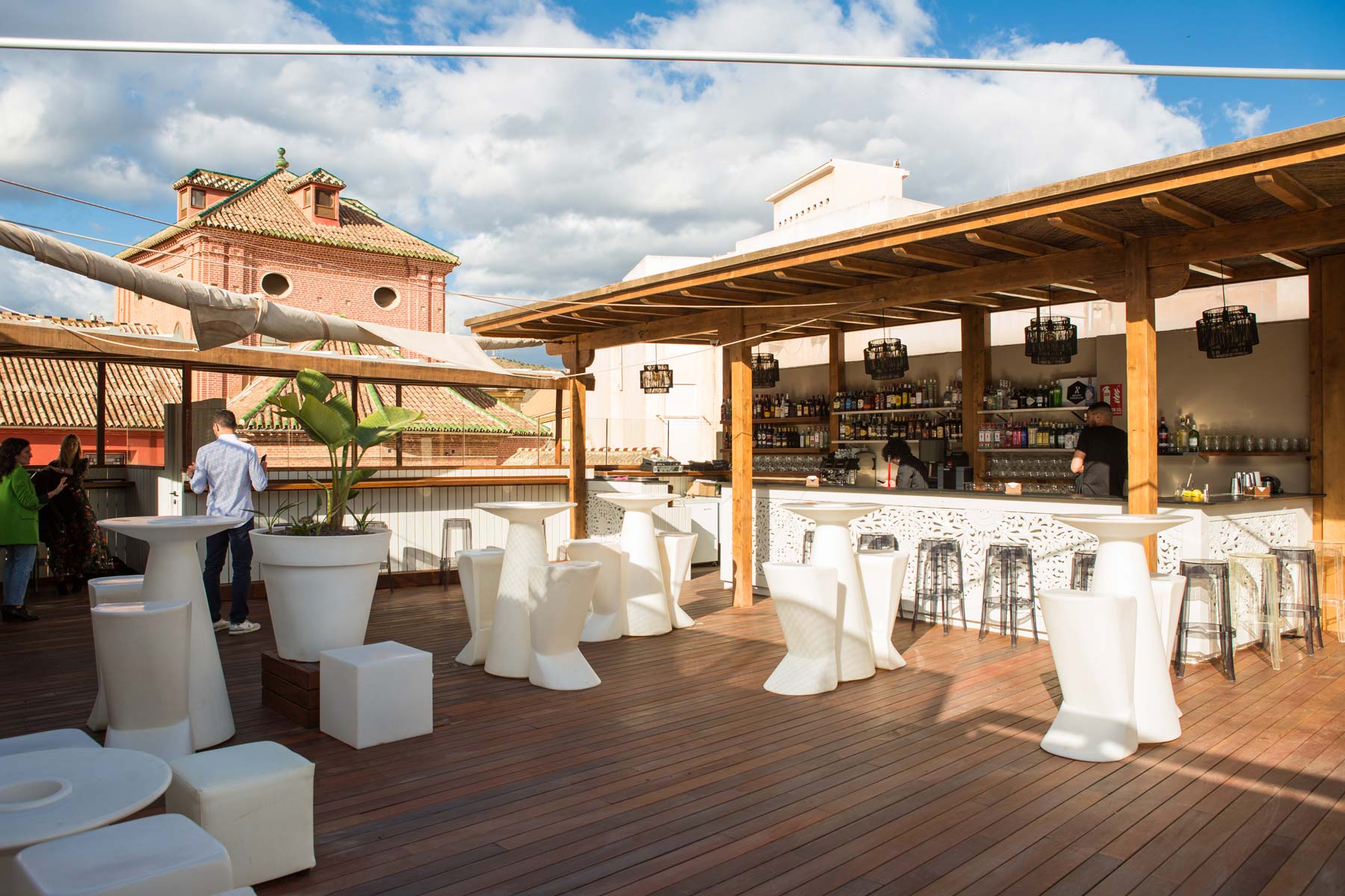 Zona de terraza del Grupo Premium ideal para eventos en Málaga