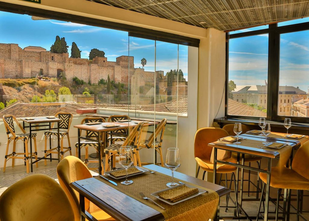 Terraza con vistas al alcazaba de Málaga del Grupo Premium